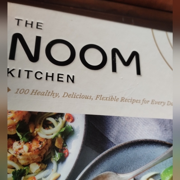 The Noom Kitchen Cookbook | 100 Healthy, Easy Recipes | Weight Loss & Wellness - Picture 2 of 4